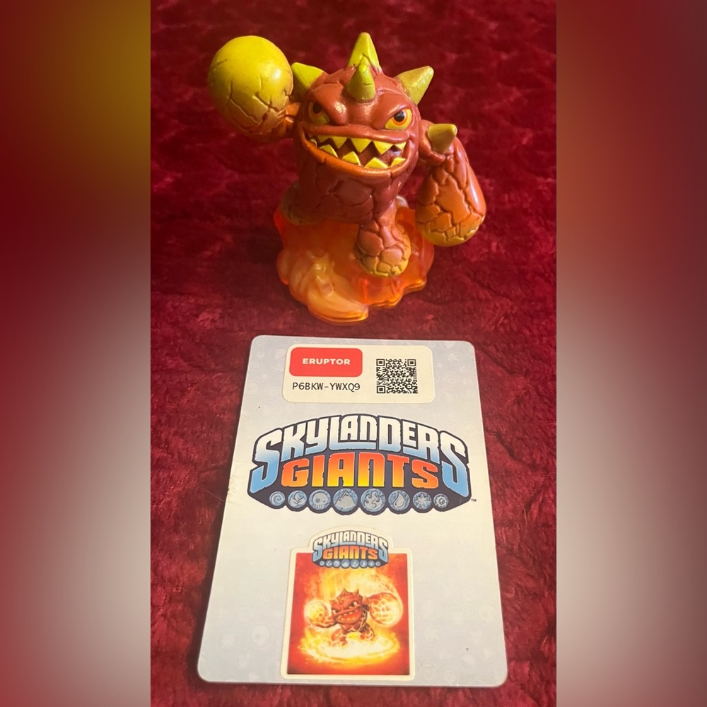 Skylanders Giants Adventure Eruptor Figure With code sticker Card Activision